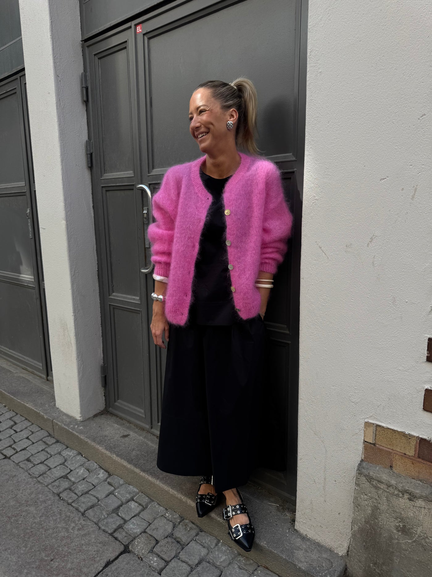 Roro mohair kofta med knappar cerise