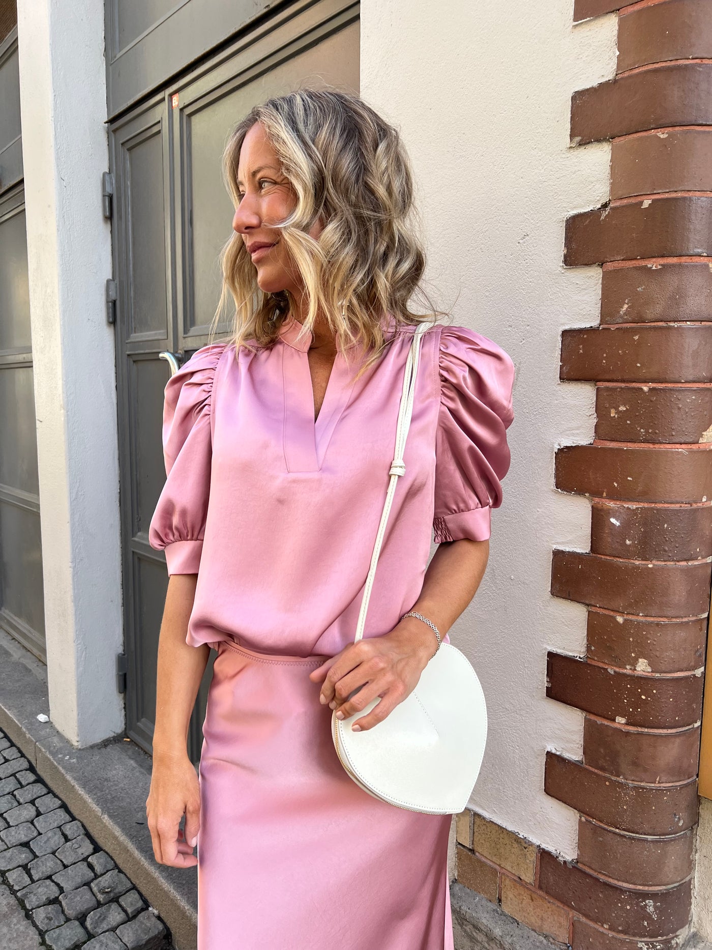 Roella heavy sateen blouse Dusty Rose
