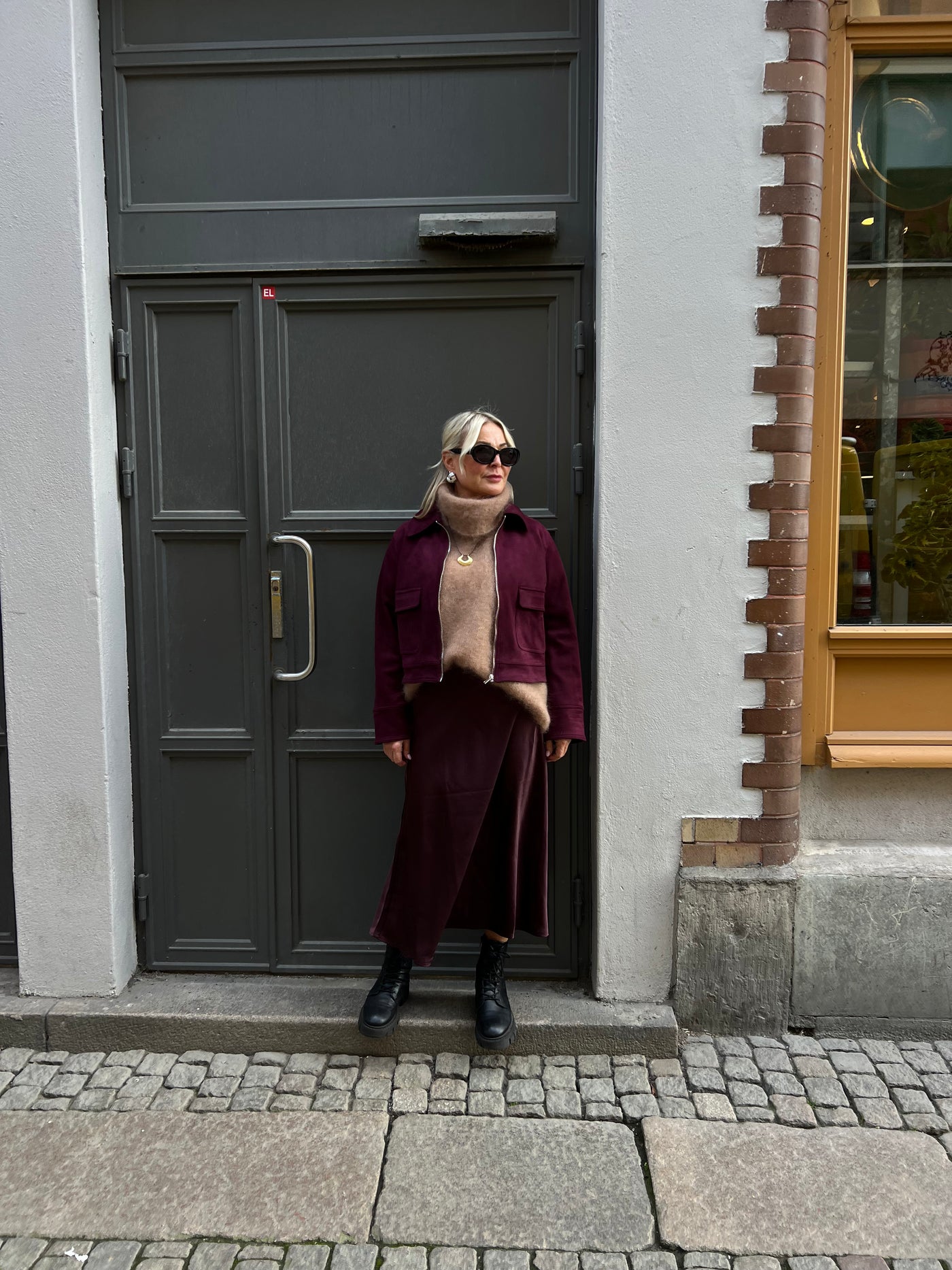 Neo Noir Bovary skirt Burgundy