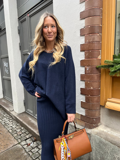 Kaya oversized tröja marinblå