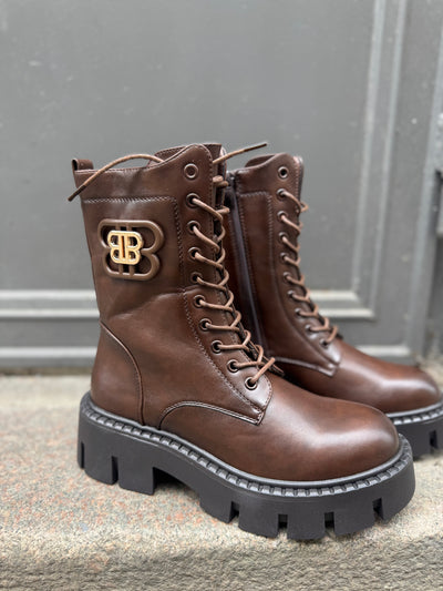 BILLIE BOOTS BROWN