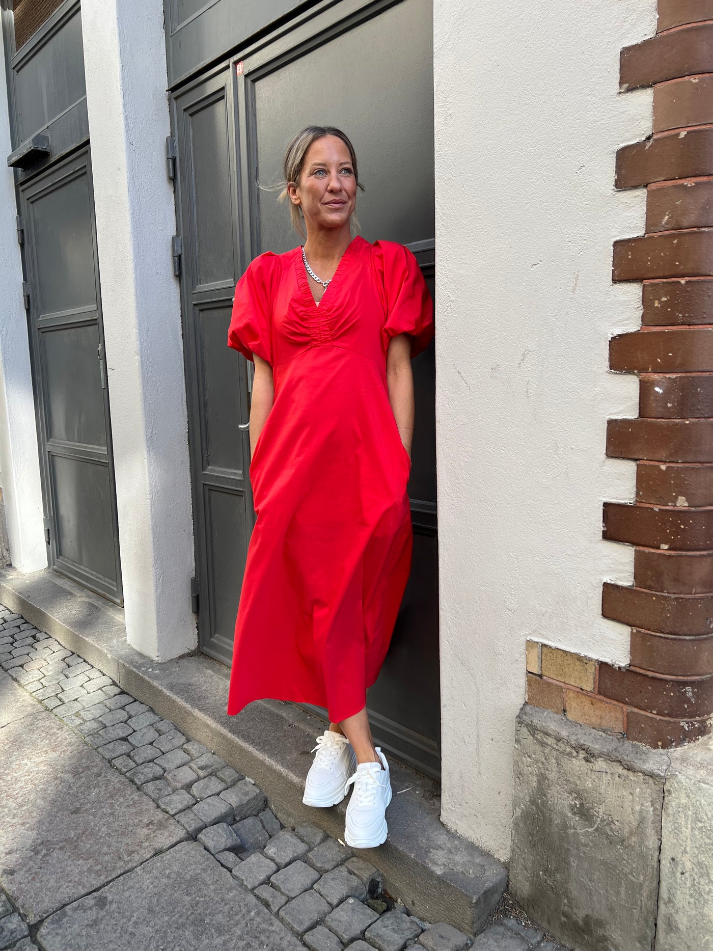 Iliana red dress