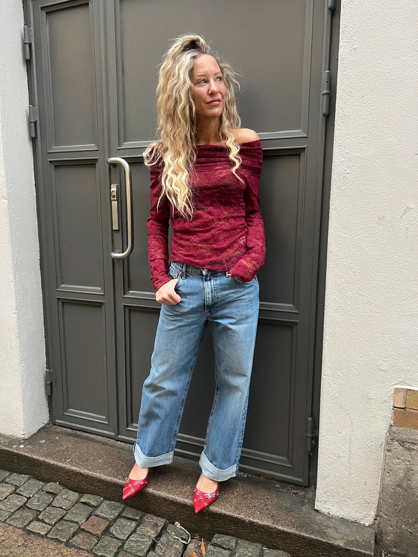Jonna spets offshoulder vinröd