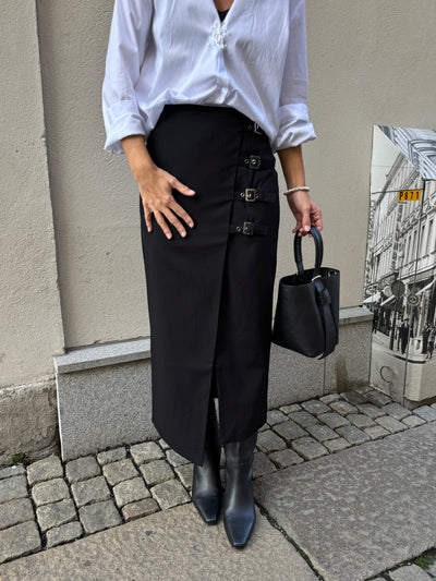 CMTAILOR-SKIRT BUCKLE DETAILS