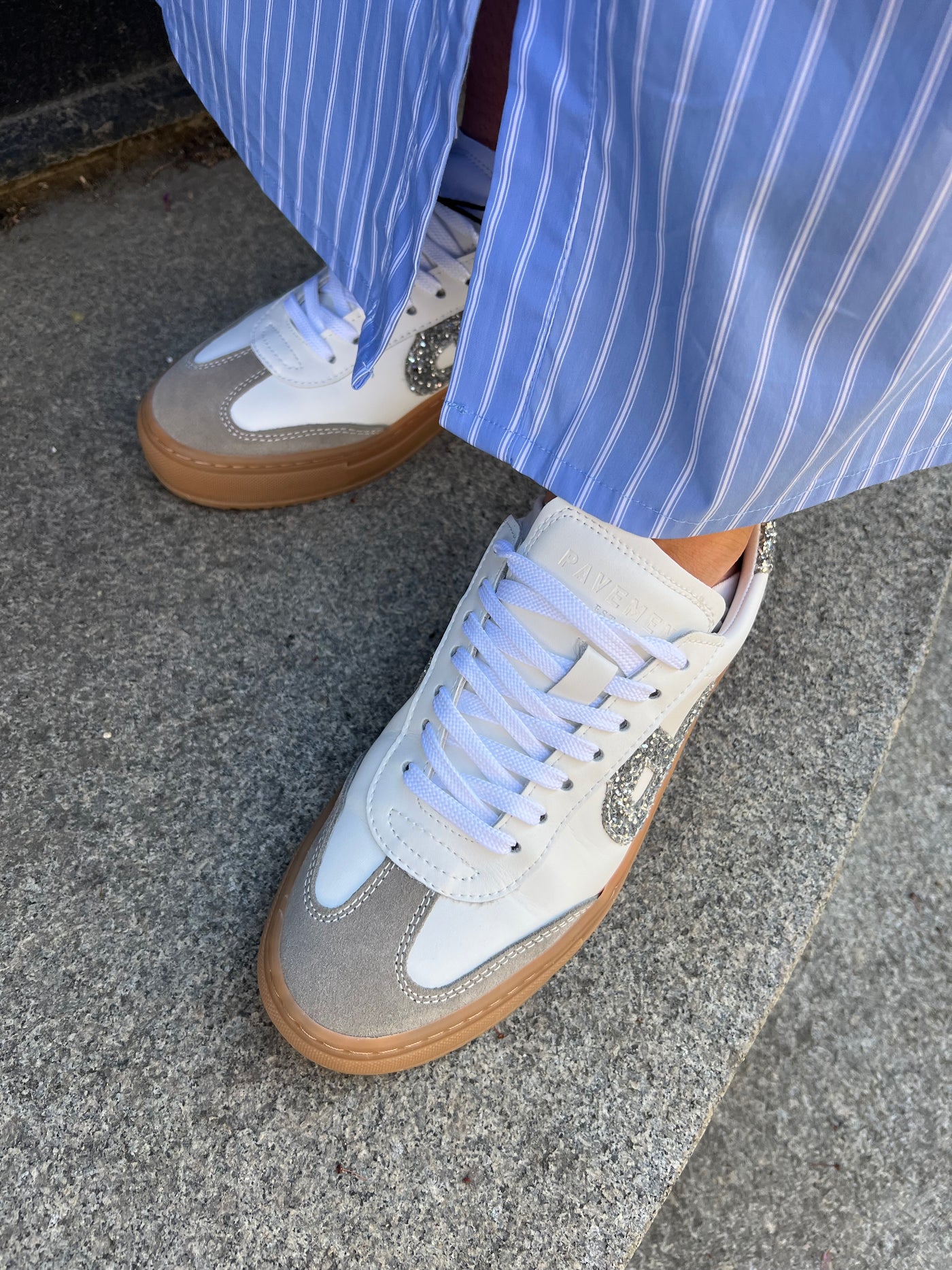 Pavement kohia white/silver