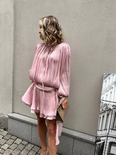 Amanda dress - ljusrosa åter 12/5