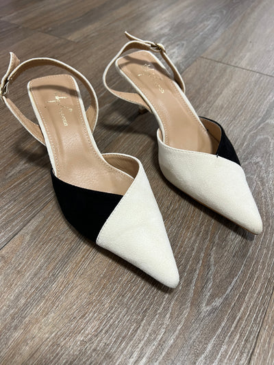 Sergio pumps offwhite/svart lev 7 dgr