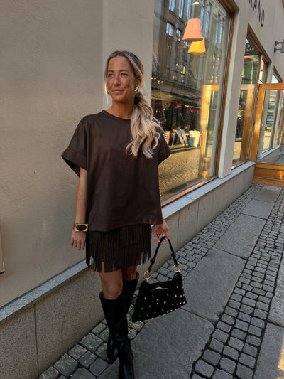 New France’s skirt dark brown