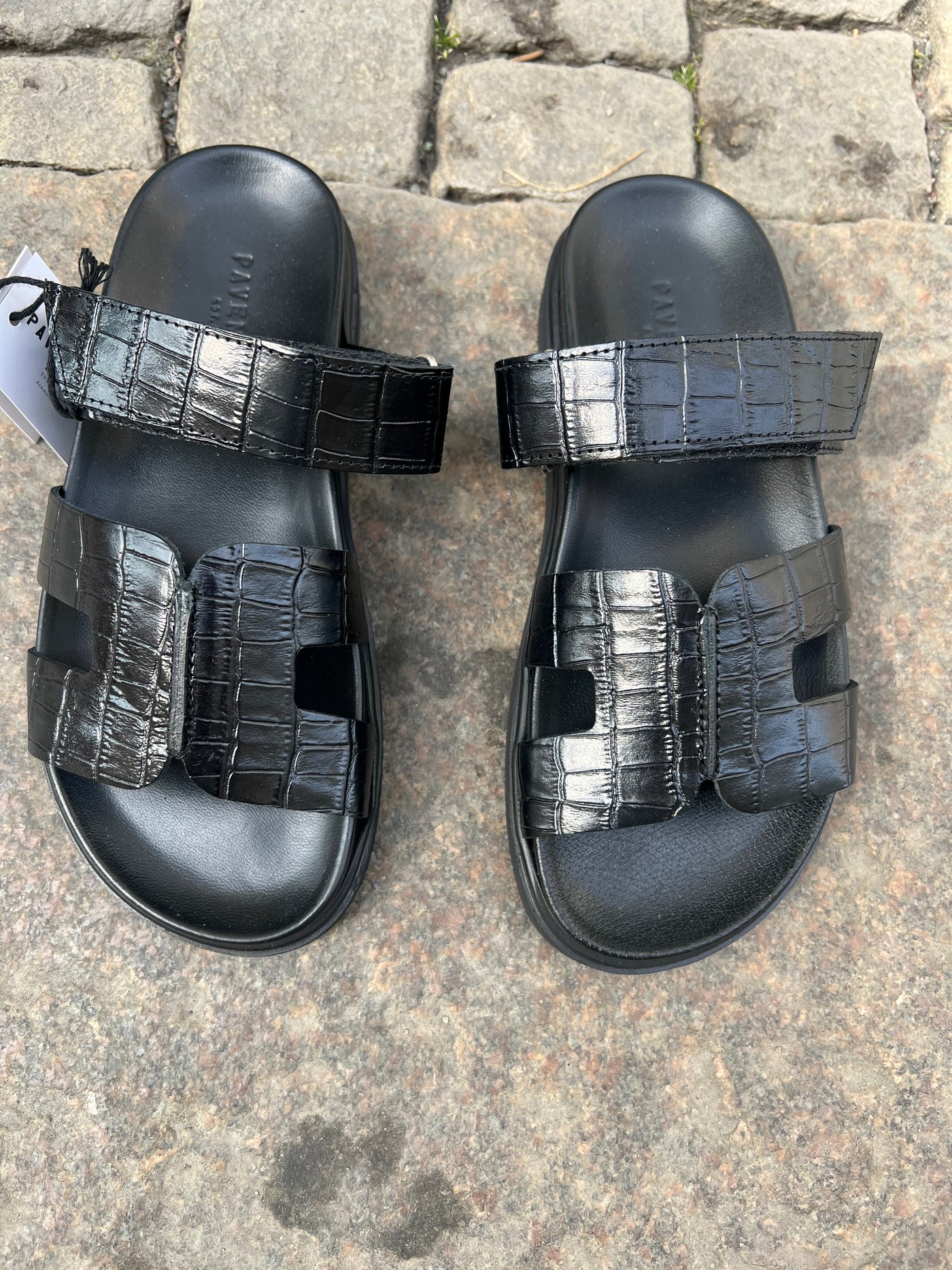 Pavement MARU svart croco