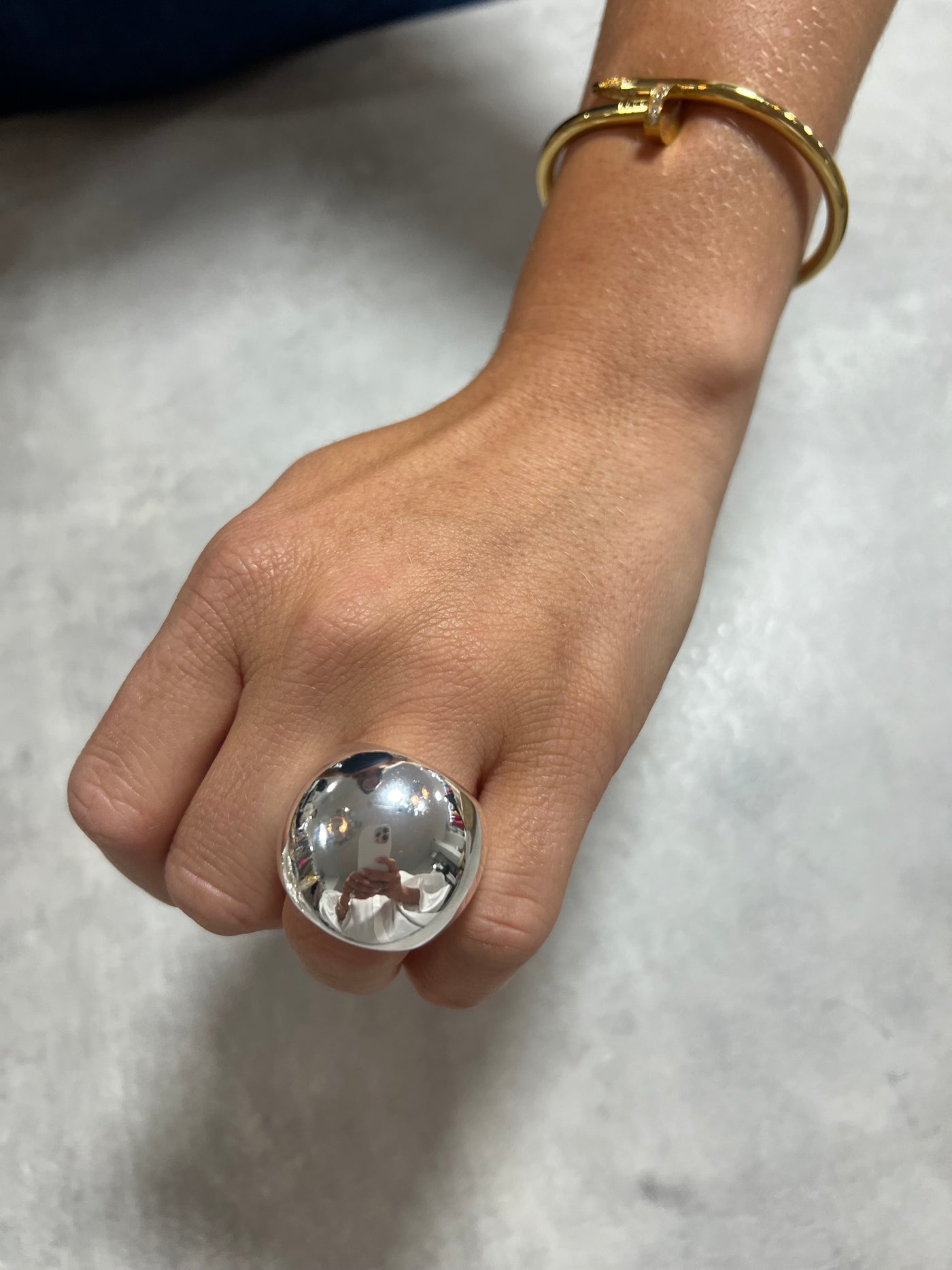 Bow ring big silver
