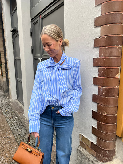 FREJA BLOUSE ROSETT/BLÅ RAND