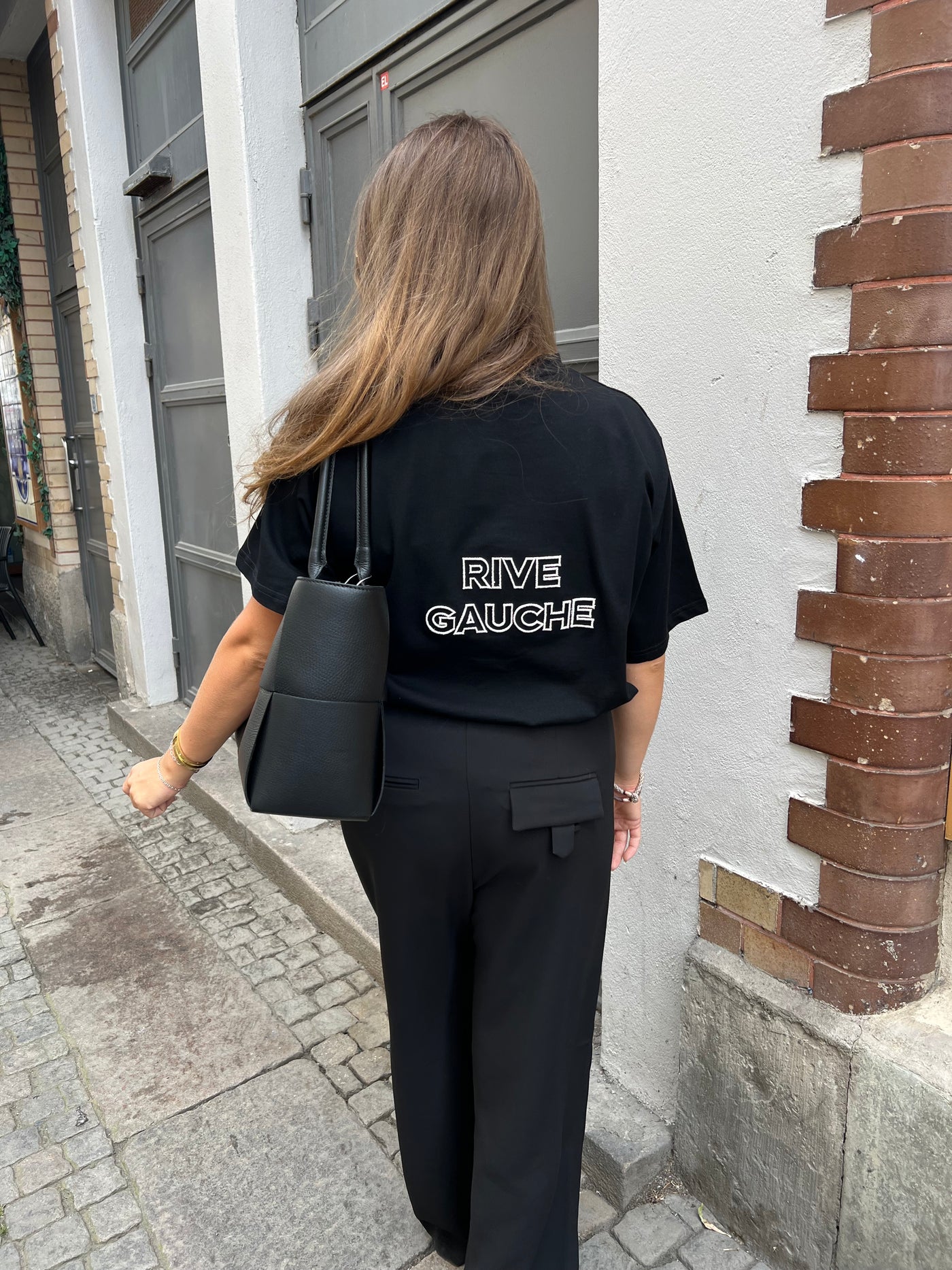 Gauche black tshirt