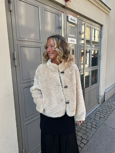 Nala kort pälsjacka offwhite