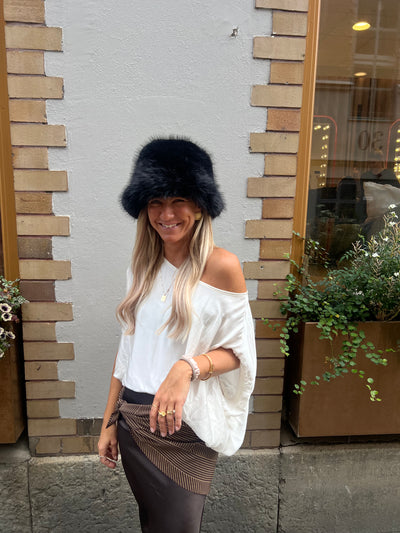Pälshatt bucket modell svart