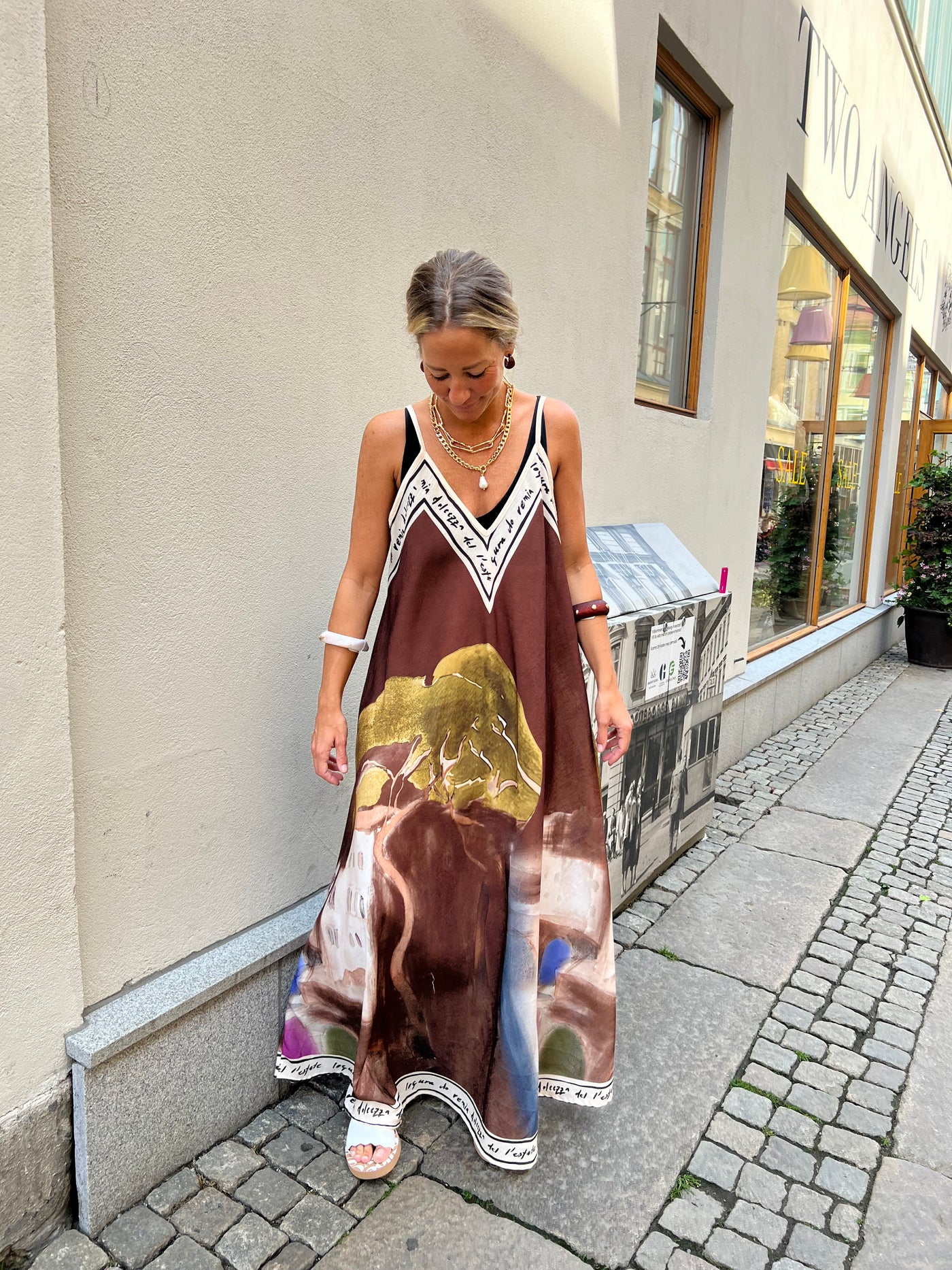 FRANCES STRAP DRESS. BROWN