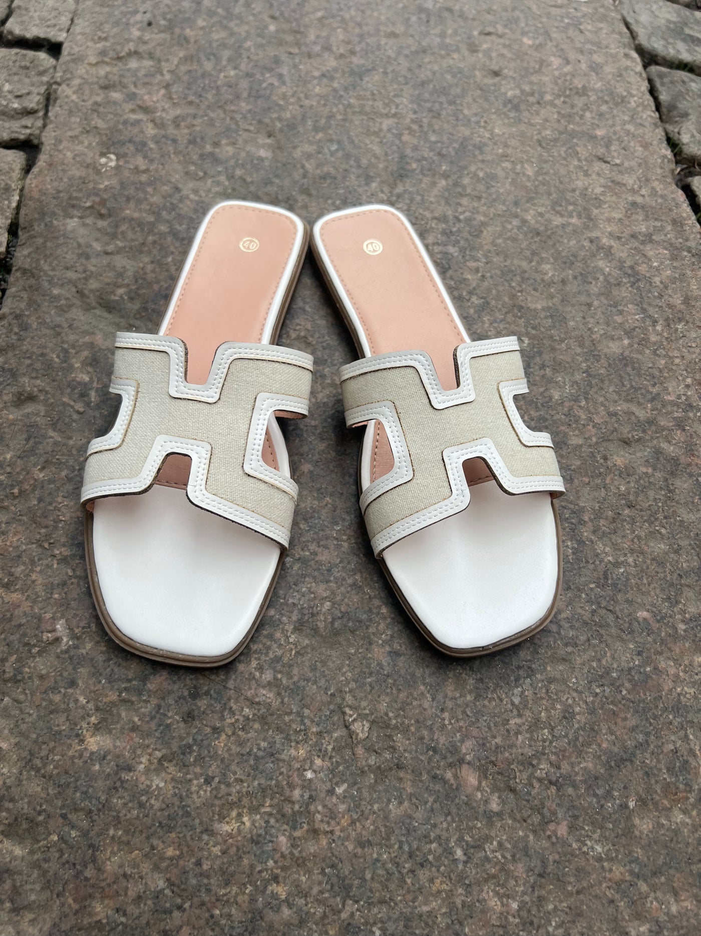 Lo sandal white