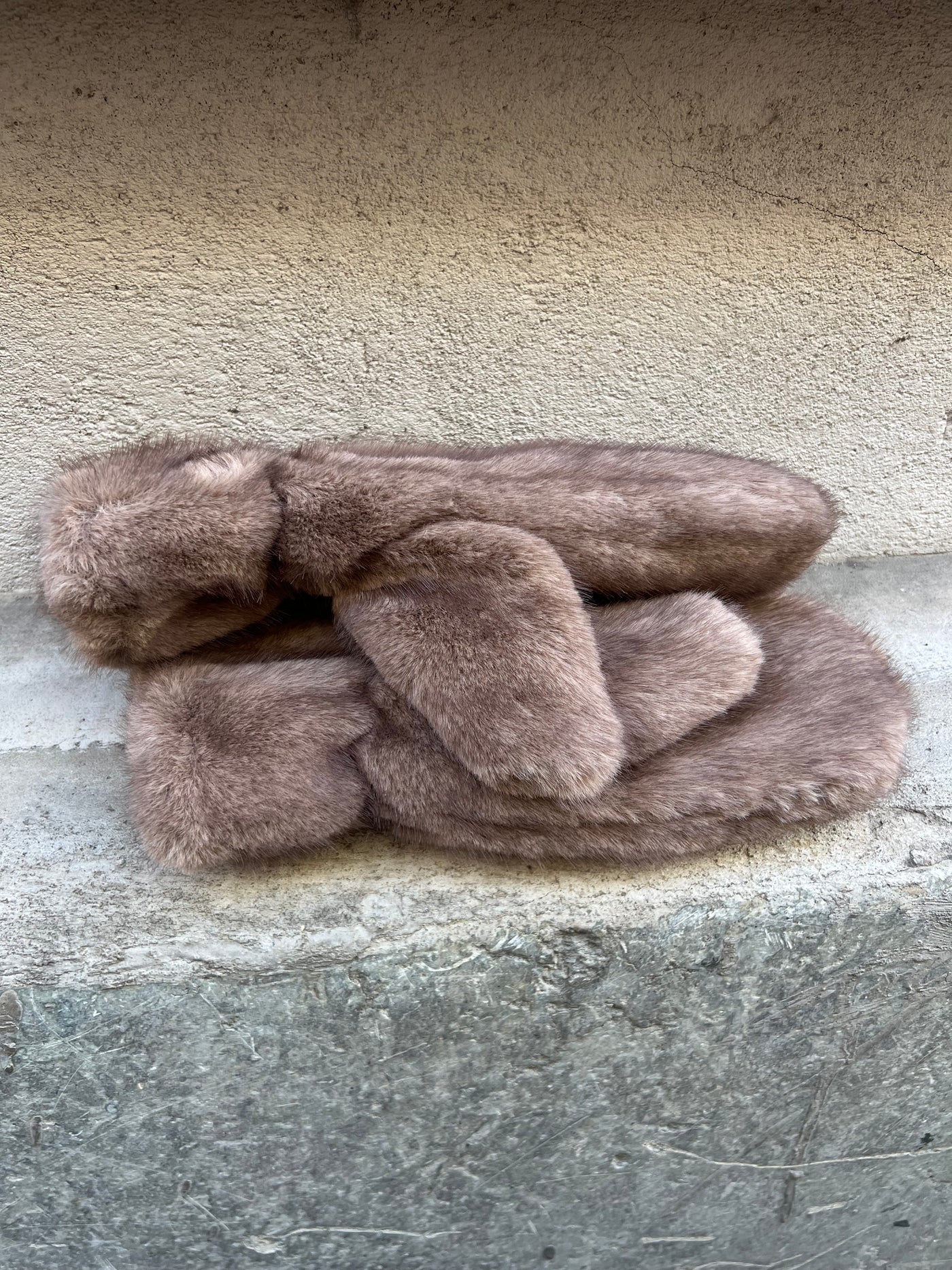 Pälsvante modell beige