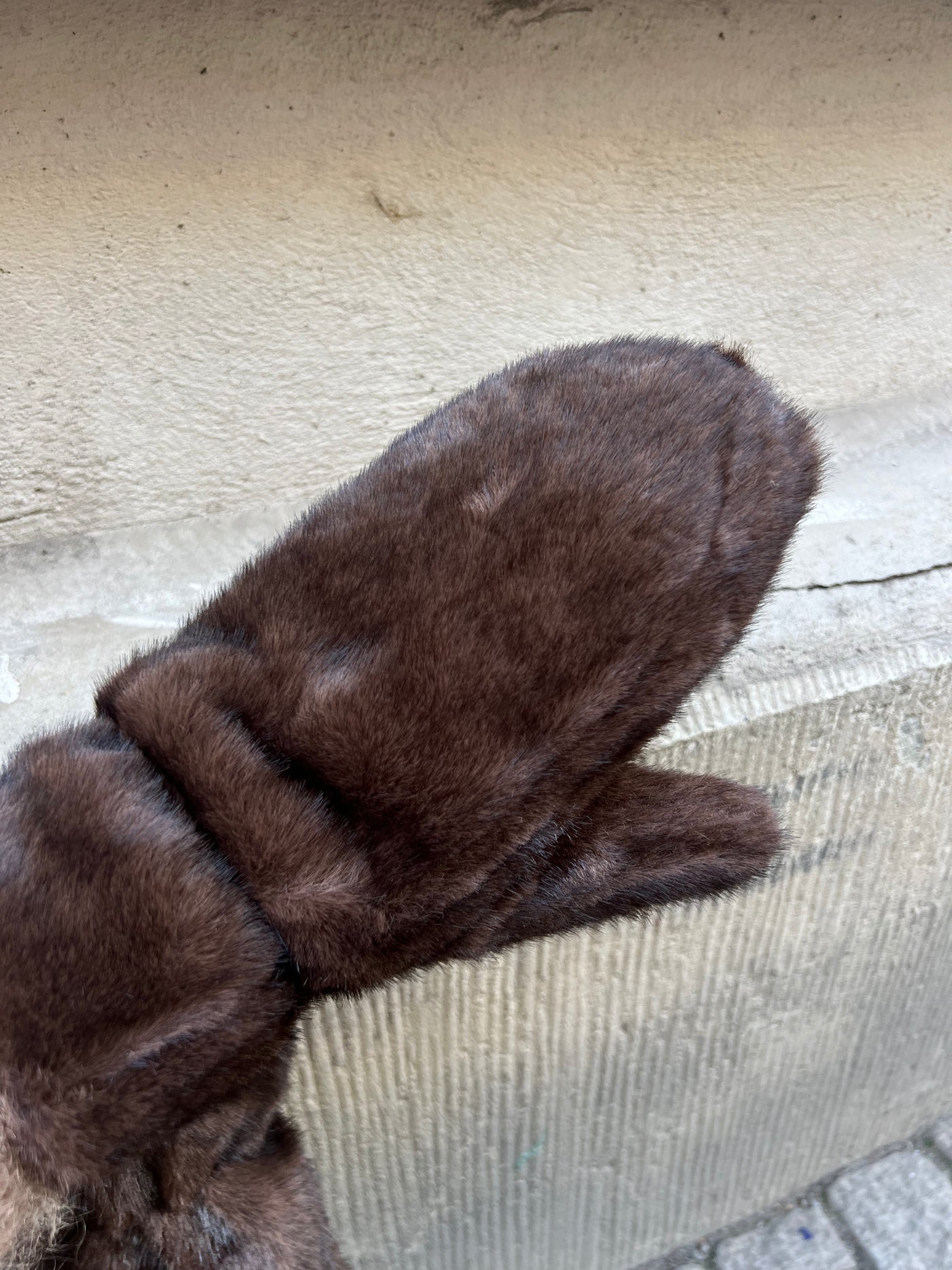 Pälsvante modell brun