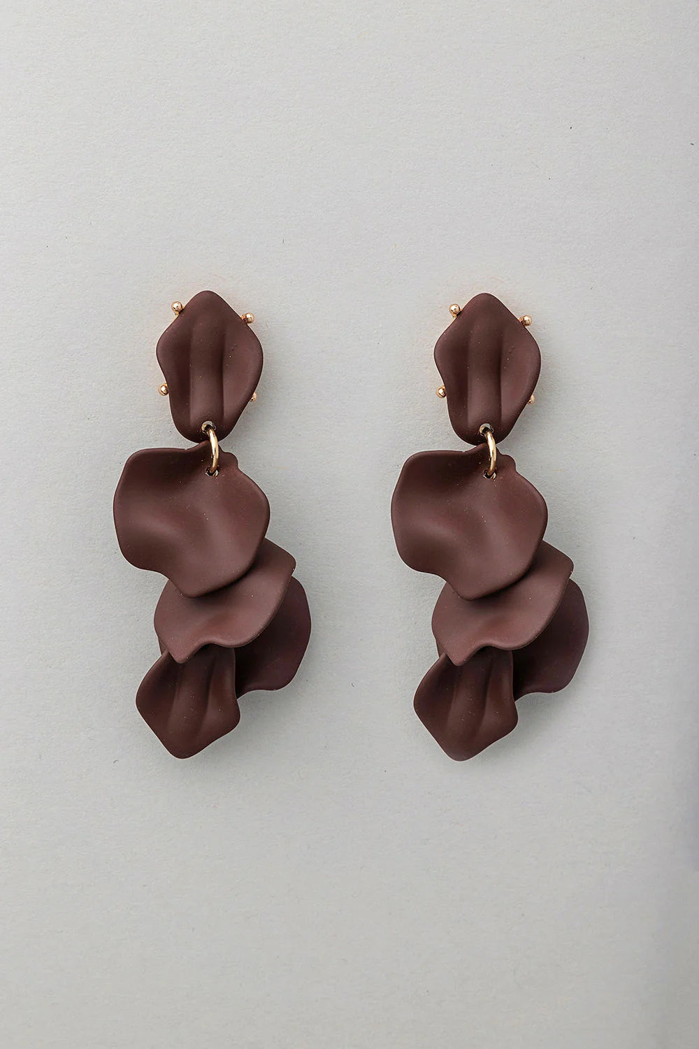 LEAF EARRINGS DARK BROWN