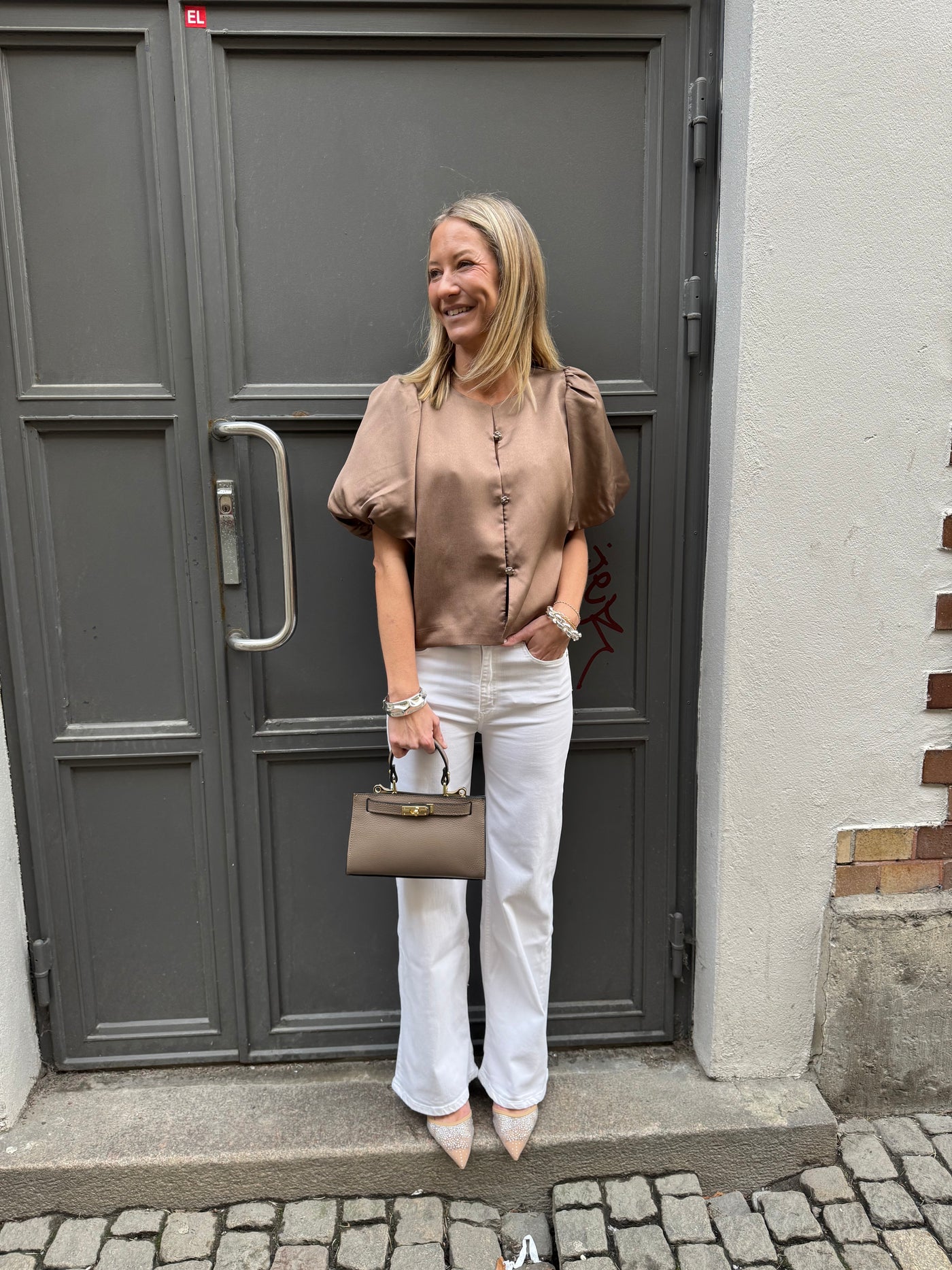 Lois Palazzo Egalia Blanco White